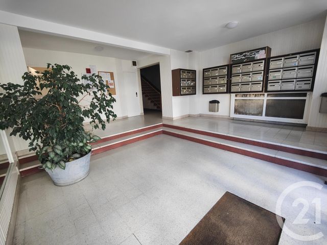 Appartement F4 à vendre - 4 pièces - 68.17 m2 - SARTROUVILLE - 78 - ILE-DE-FRANCE - Century 21 G.T.I.