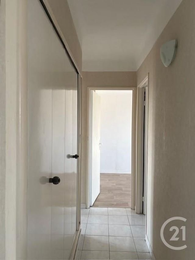 Appartement à louer - 3 pièces - 59.42 m2 - SARTROUVILLE - 78 - ILE-DE-FRANCE - Century 21 G.T.I.