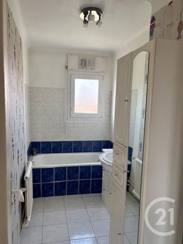 Appartement à louer - 3 pièces - 59.42 m2 - SARTROUVILLE - 78 - ILE-DE-FRANCE - Century 21 G.T.I.