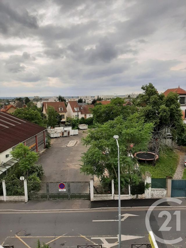 Appartement F2 à louer - 2 pièces - 37.8 m2 - HOUILLES - 78 - ILE-DE-FRANCE - Century 21 G.T.I.