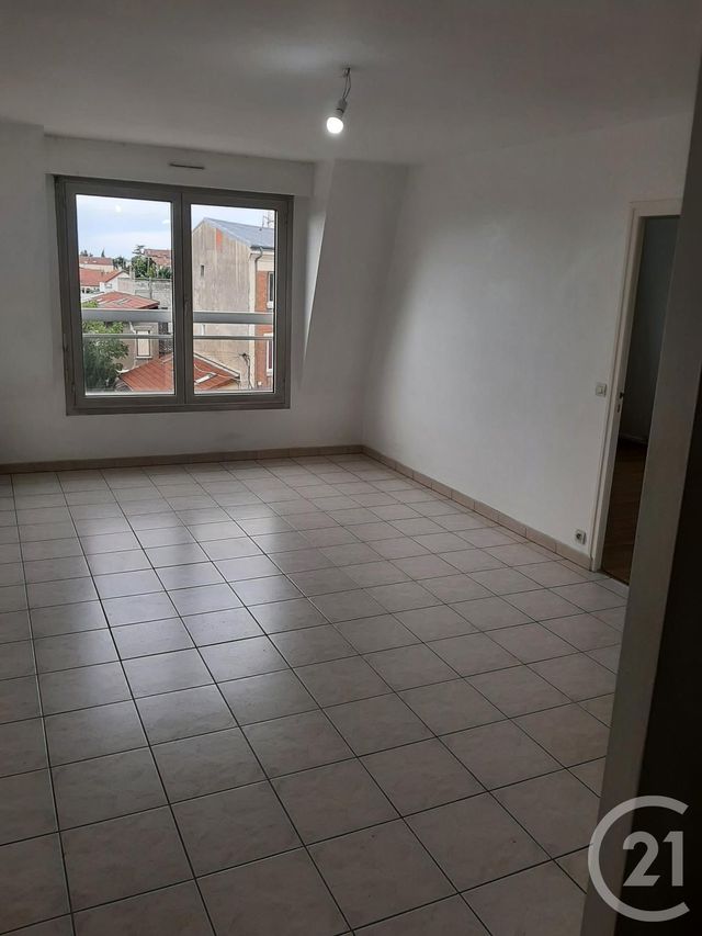 Appartement F2 à louer - 2 pièces - 37.8 m2 - HOUILLES - 78 - ILE-DE-FRANCE - Century 21 G.T.I.