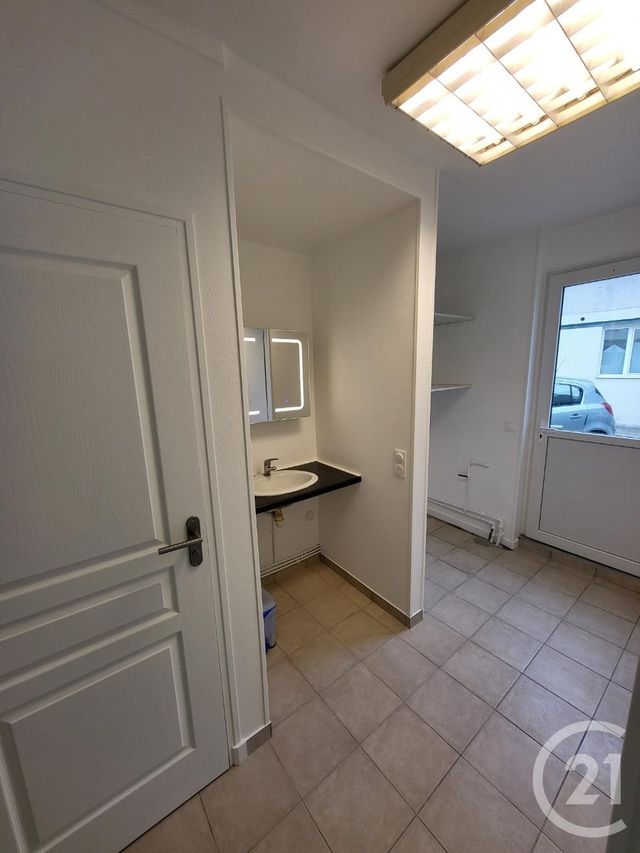 Appartement Local à louer - 1 pièce - 34.81 m2 - SARTROUVILLE - 78 - ILE-DE-FRANCE - Century 21 G.T.I.