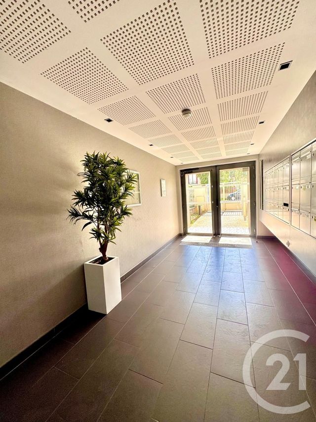 Appartement F3 à vendre - 3 pièces - 60.35 m2 - SARTROUVILLE - 78 - ILE-DE-FRANCE - Century 21 G.T.I.