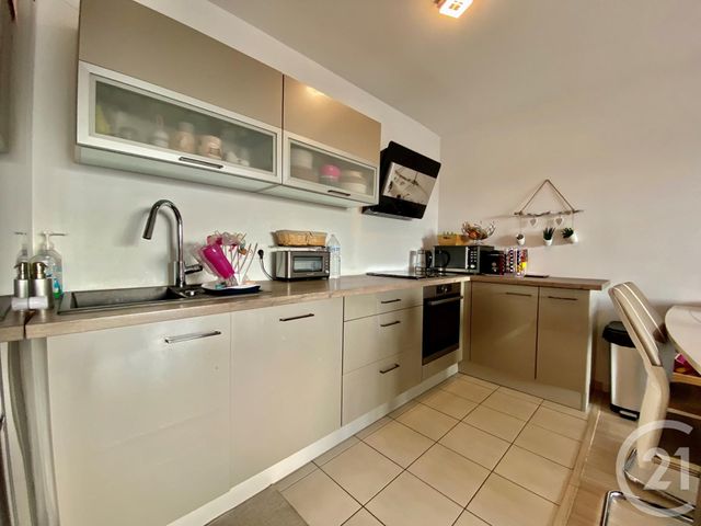 Appartement F3 à vendre - 3 pièces - 60.35 m2 - SARTROUVILLE - 78 - ILE-DE-FRANCE - Century 21 G.T.I.