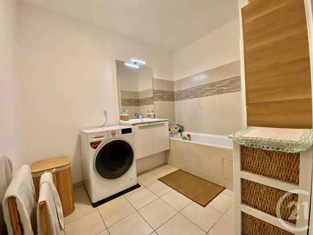 Appartement F3 à vendre - 3 pièces - 60.35 m2 - SARTROUVILLE - 78 - ILE-DE-FRANCE - Century 21 G.T.I.