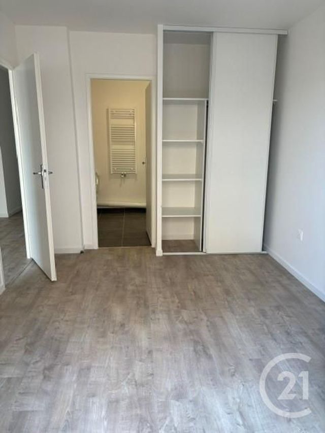 Appartement T2 à louer - 2 pièces - 48.1 m2 - SARTROUVILLE - 78 - ILE-DE-FRANCE - Century 21 G.T.I.