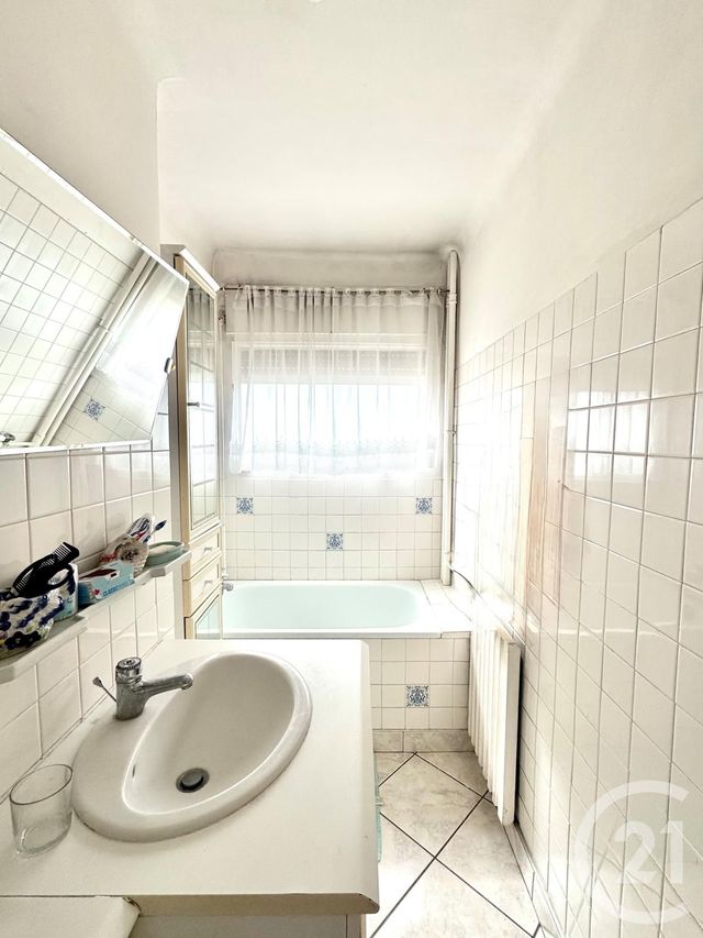 Appartement F4 à vendre - 4 pièces - 68.53 m2 - SARTROUVILLE - 78 - ILE-DE-FRANCE - Century 21 G.T.I.