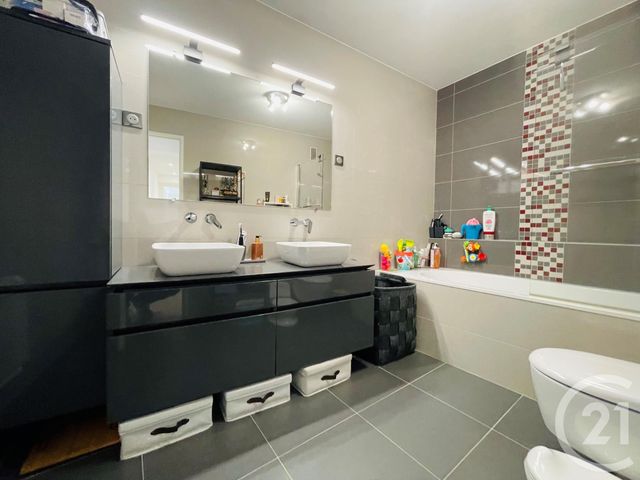 Appartement F5 à vendre - 5 pièces - 114.39 m2 - SARTROUVILLE - 78 - ILE-DE-FRANCE - Century 21 G.T.I.