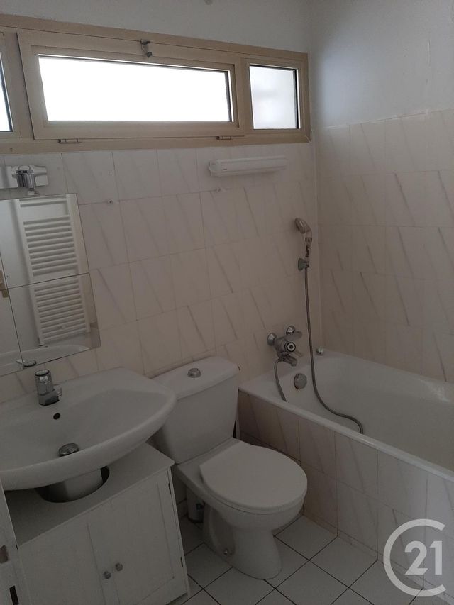 Appartement F1 à louer - 1 pièce - 29.42 m2 - MAISONS LAFFITTE - 78 - ILE-DE-FRANCE - Century 21 G.T.I.