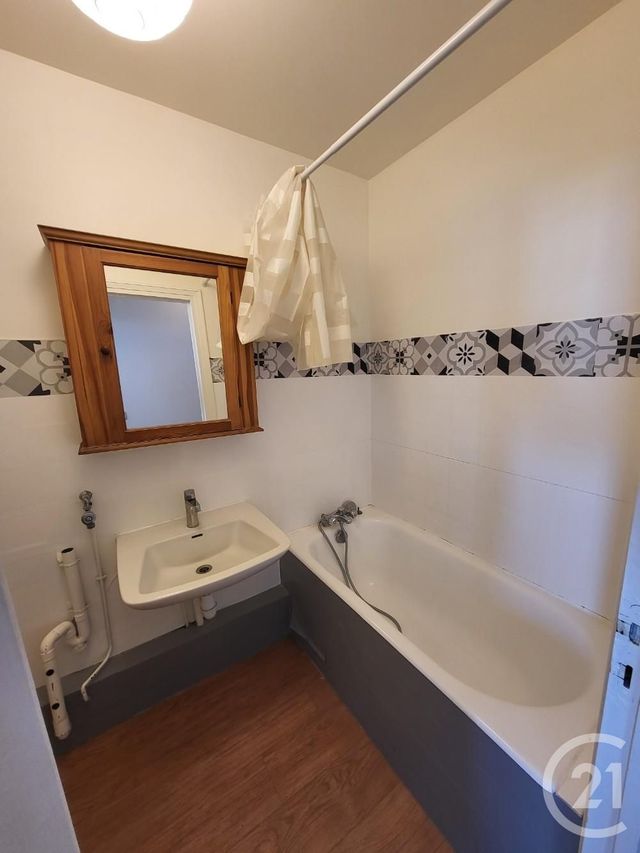 Appartement F1 à louer - 1 pièce - 26.59 m2 - CHATOU - 78 - ILE-DE-FRANCE - Century 21 G.T.I.
