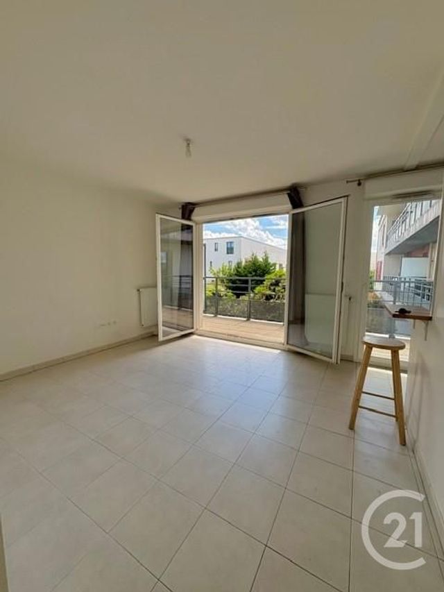 Appartement à louer - 3 pièces - 59.0 m2 - SARTROUVILLE - 78 - ILE-DE-FRANCE - Century 21 G.T.I.