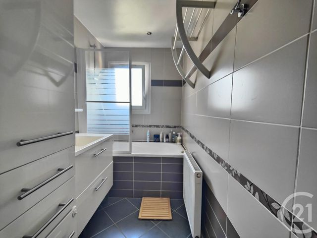 Appartement F4 à vendre - 4 pièces - 68.02 m2 - SARTROUVILLE - 78 - ILE-DE-FRANCE - Century 21 G.T.I.