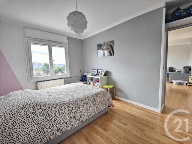 Appartement F4 à vendre - 4 pièces - 68.02 m2 - SARTROUVILLE - 78 - ILE-DE-FRANCE - Century 21 G.T.I.