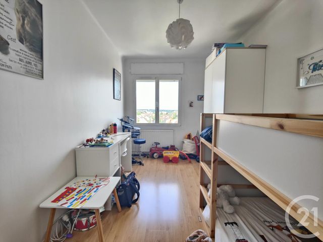 Appartement F4 à vendre - 4 pièces - 68.02 m2 - SARTROUVILLE - 78 - ILE-DE-FRANCE - Century 21 G.T.I.