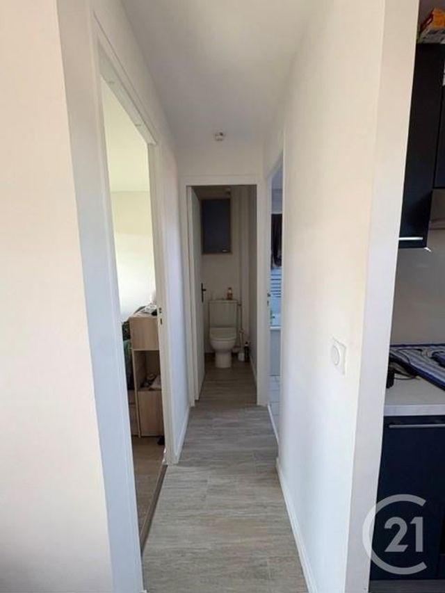 Appartement F2 à louer - 2 pièces - 28.55 m2 - SARTROUVILLE - 78 - ILE-DE-FRANCE - Century 21 G.T.I.