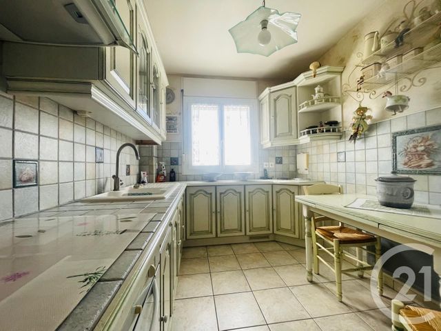 Appartement F5 à vendre - 5 pièces - 87.0 m2 - SARTROUVILLE - 78 - ILE-DE-FRANCE - Century 21 G.T.I.