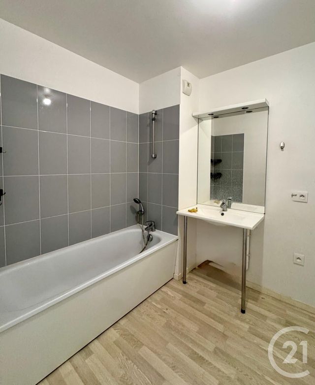 Appartement F2 à vendre - 2 pièces - 43.49 m2 - SARTROUVILLE - 78 - ILE-DE-FRANCE - Century 21 G.T.I.