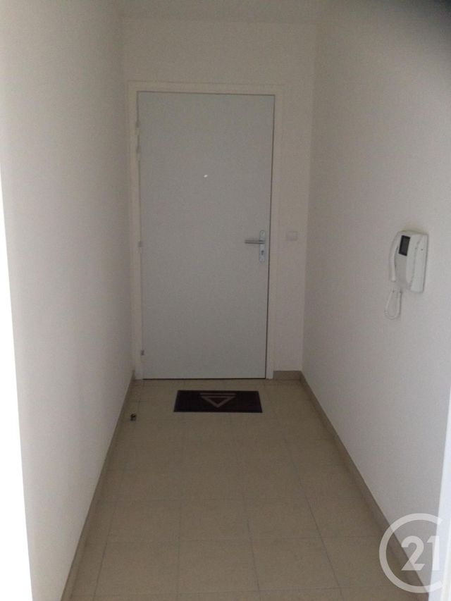 Appartement à louer - 2 pièces - 56.25 m2 - SARTROUVILLE - 78 - ILE-DE-FRANCE - Century 21 G.T.I.